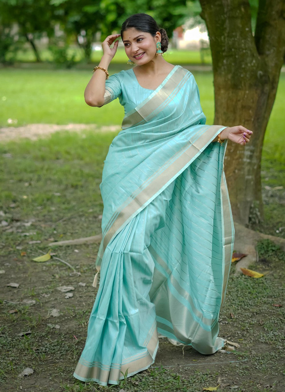 Traditional Weaving Zari Banarasi Silk Saree - S8251