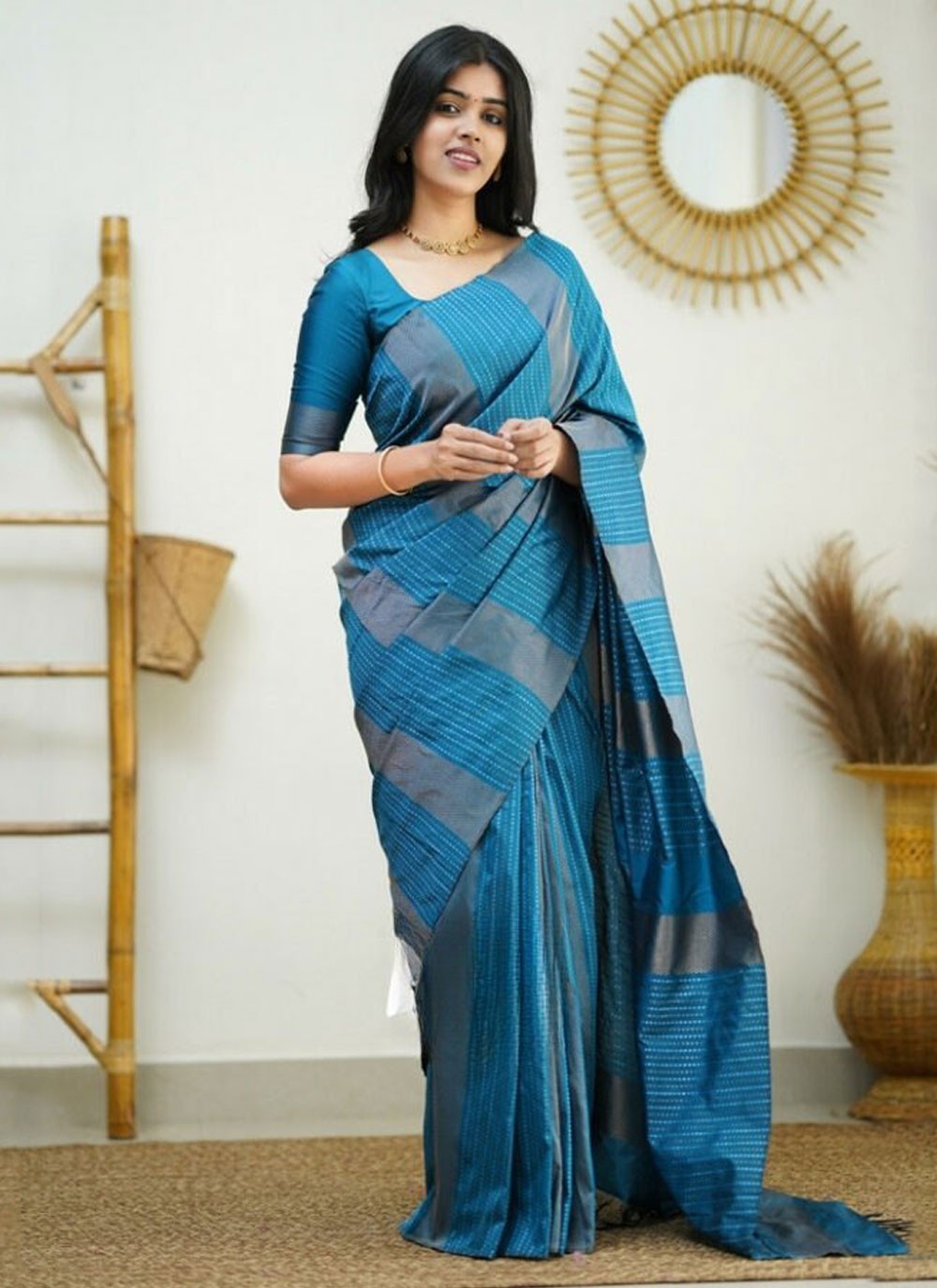 Classic Woven Banarasi Silk Saree - S6002