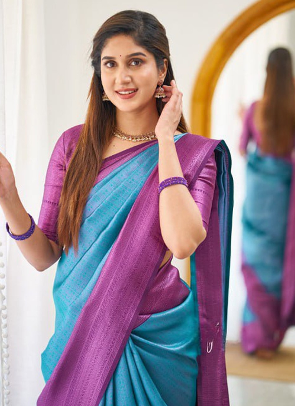 Trendy Woven Banarasi Silk Saree - S5140