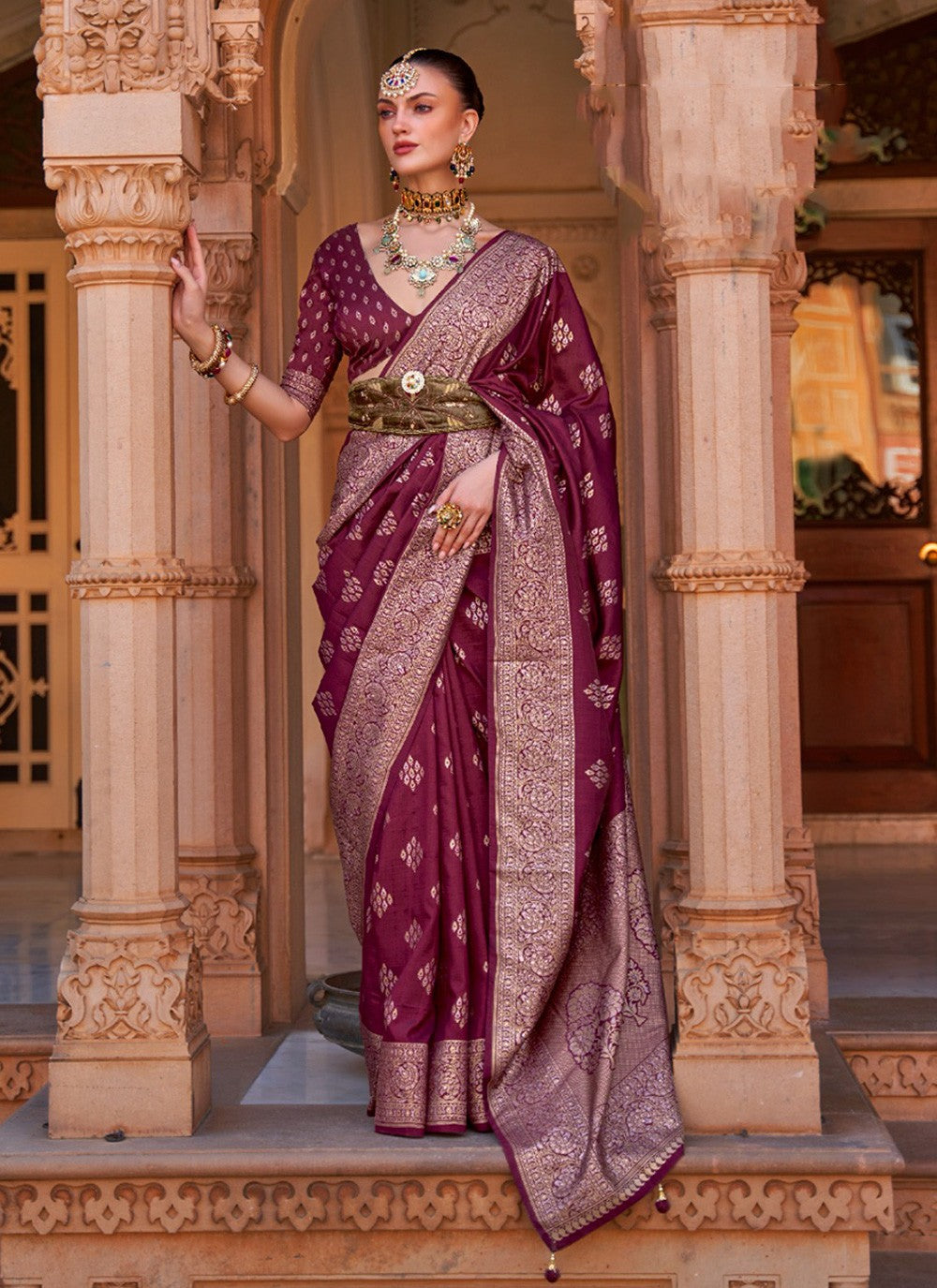 Classic Woven Banarasi Silk Saree - S3230