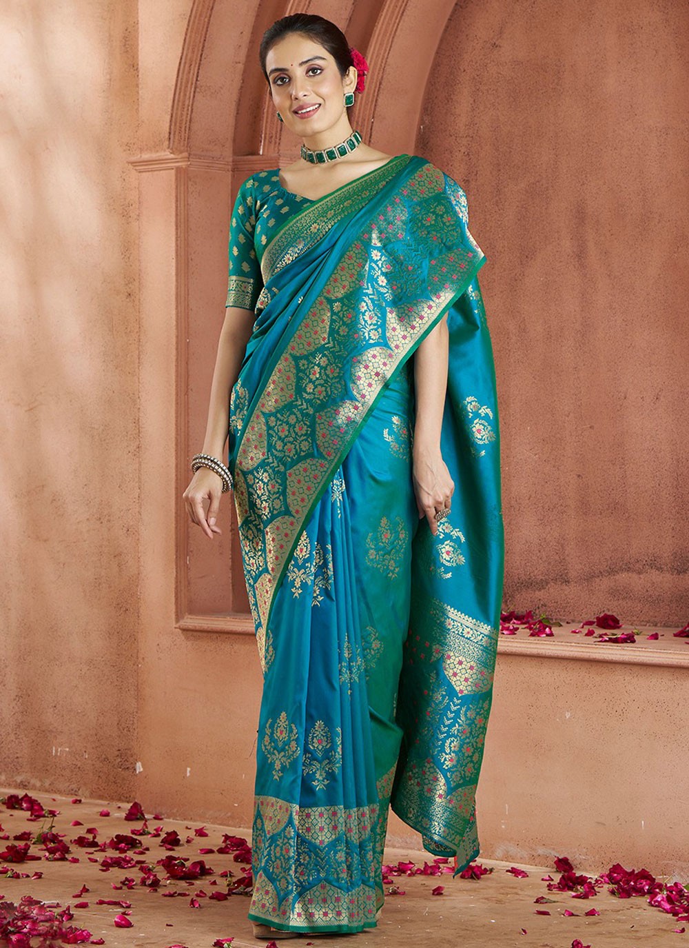 Classic Weaving Zari Banarasi Silk Saree - S9197