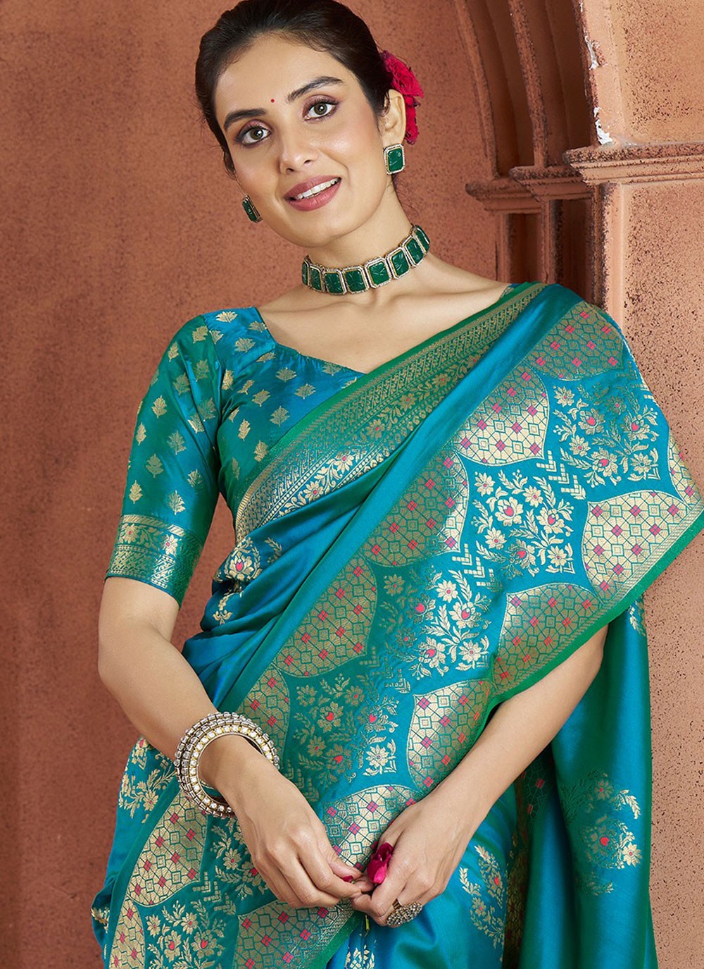 Classic Weaving Zari Banarasi Silk Saree - S9197