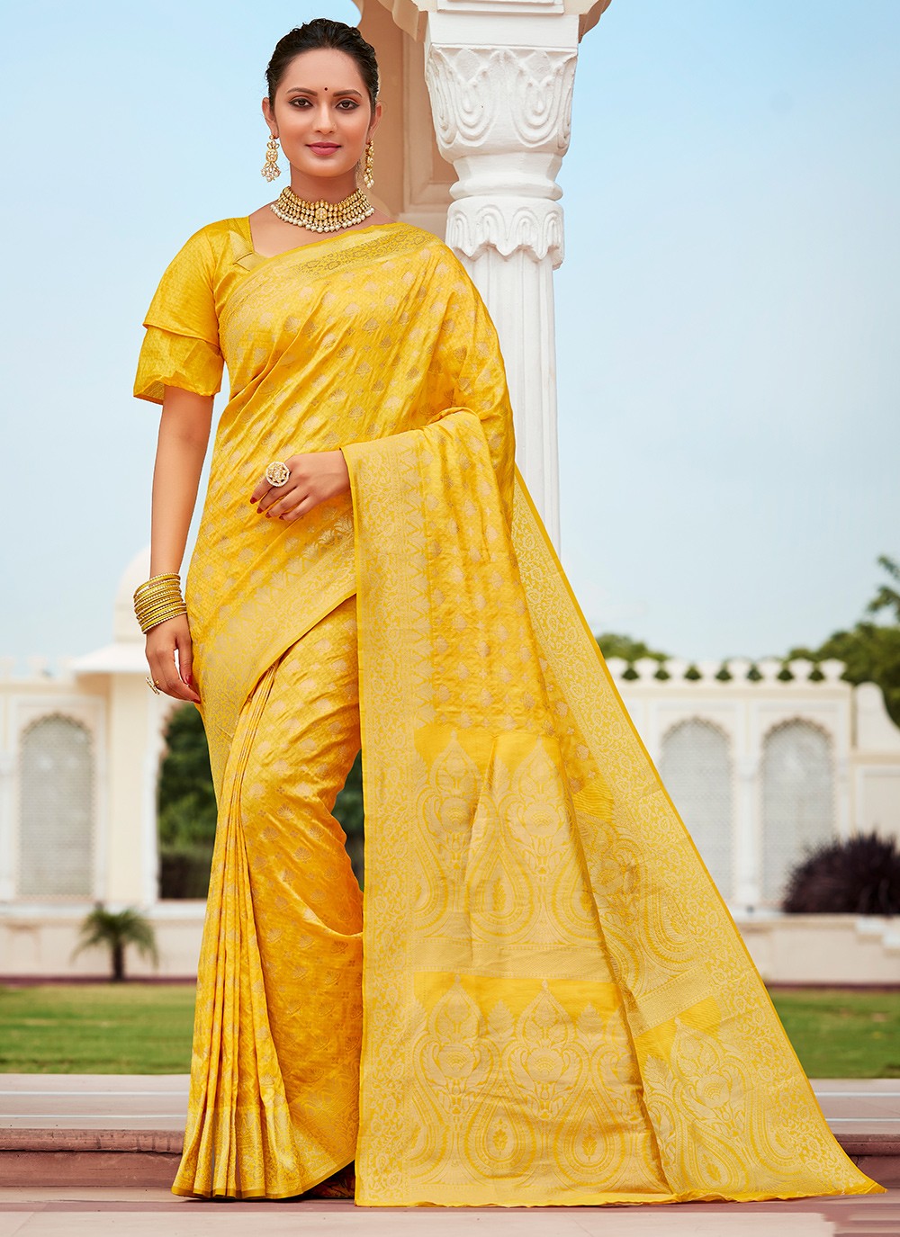 Traditional Weaving Zari Banarasi Silk Saree - S0993