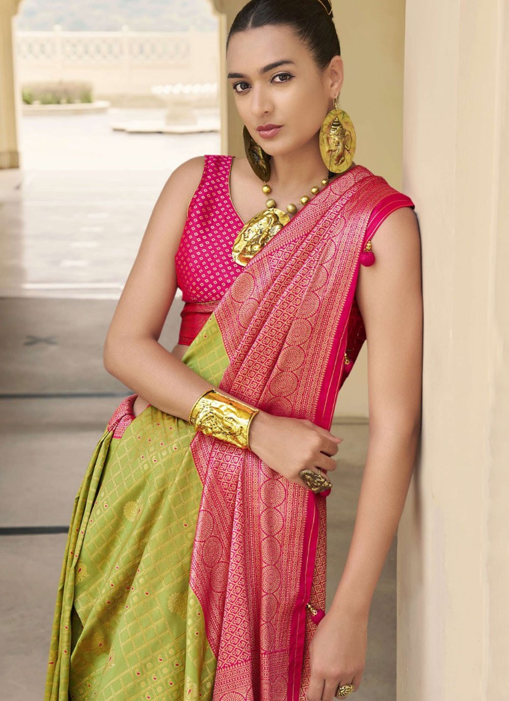 Classic Weaving Zari Banarasi Silk Saree - S10211