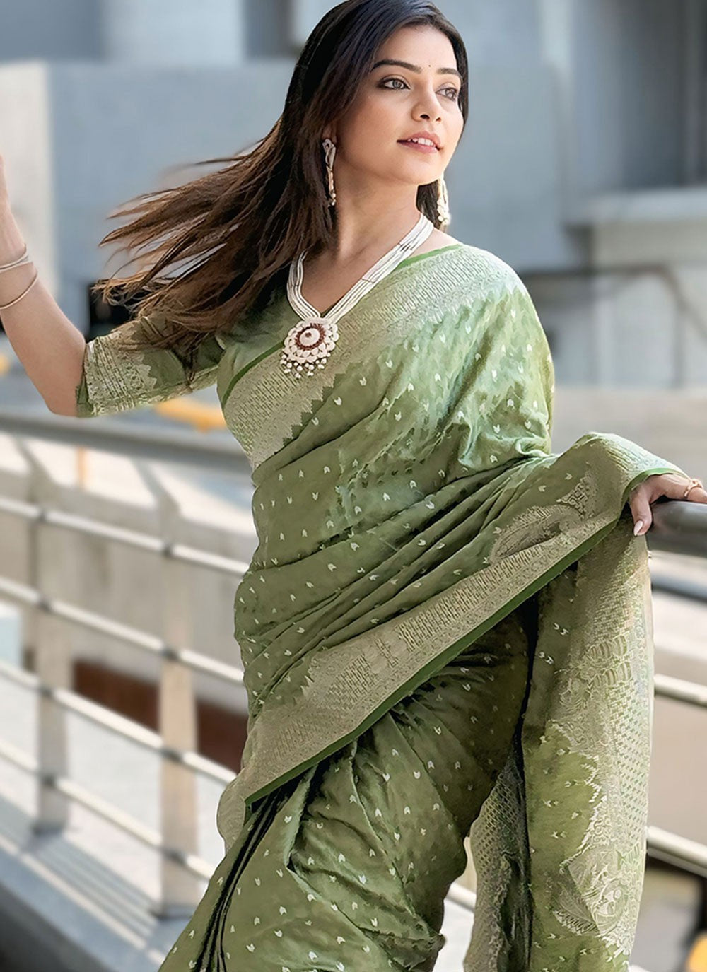 Classic Weaving Zari Banarasi Silk Saree - S8955