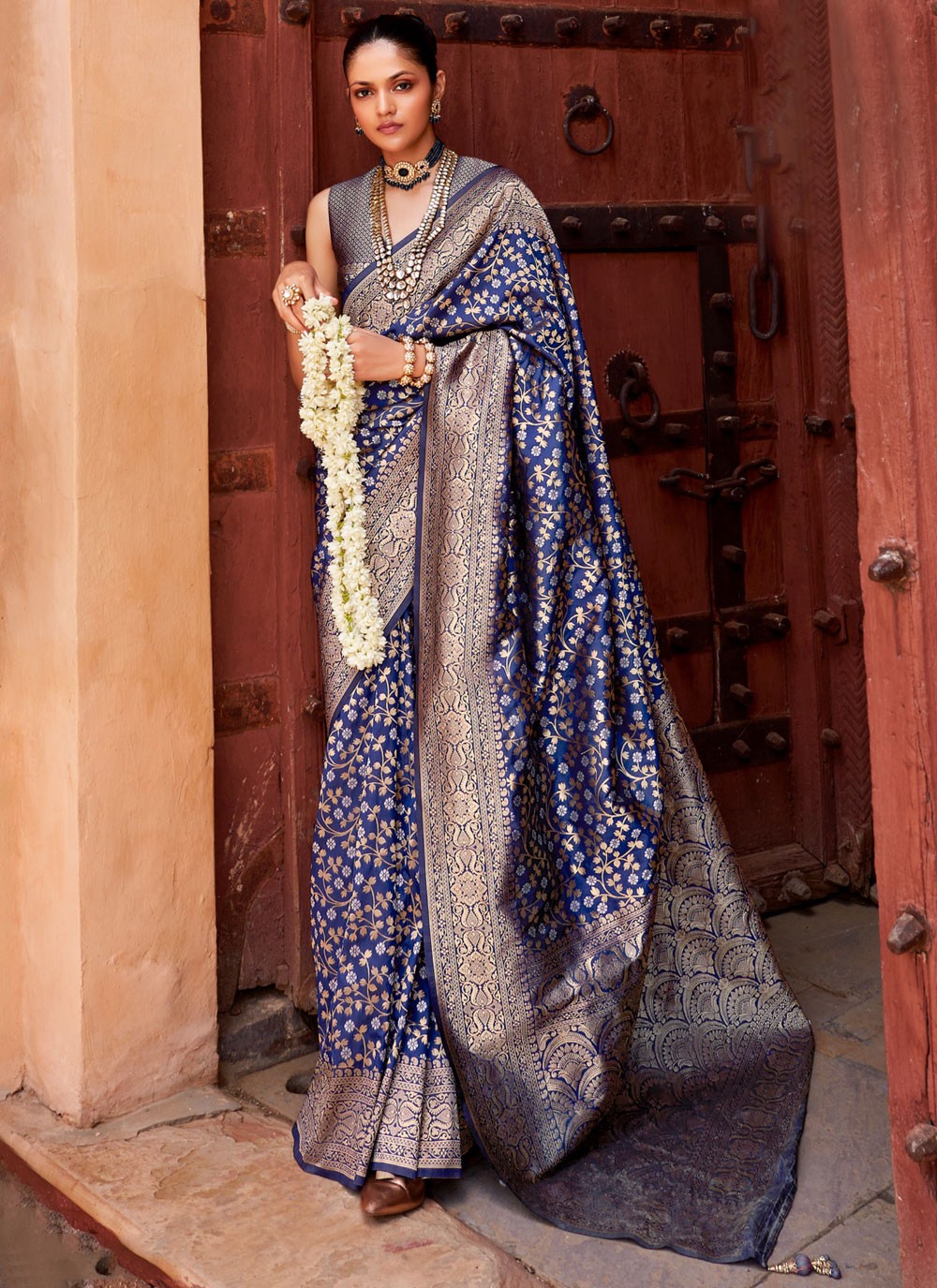 Classic Jaal Banarasi Silk Saree - S10279