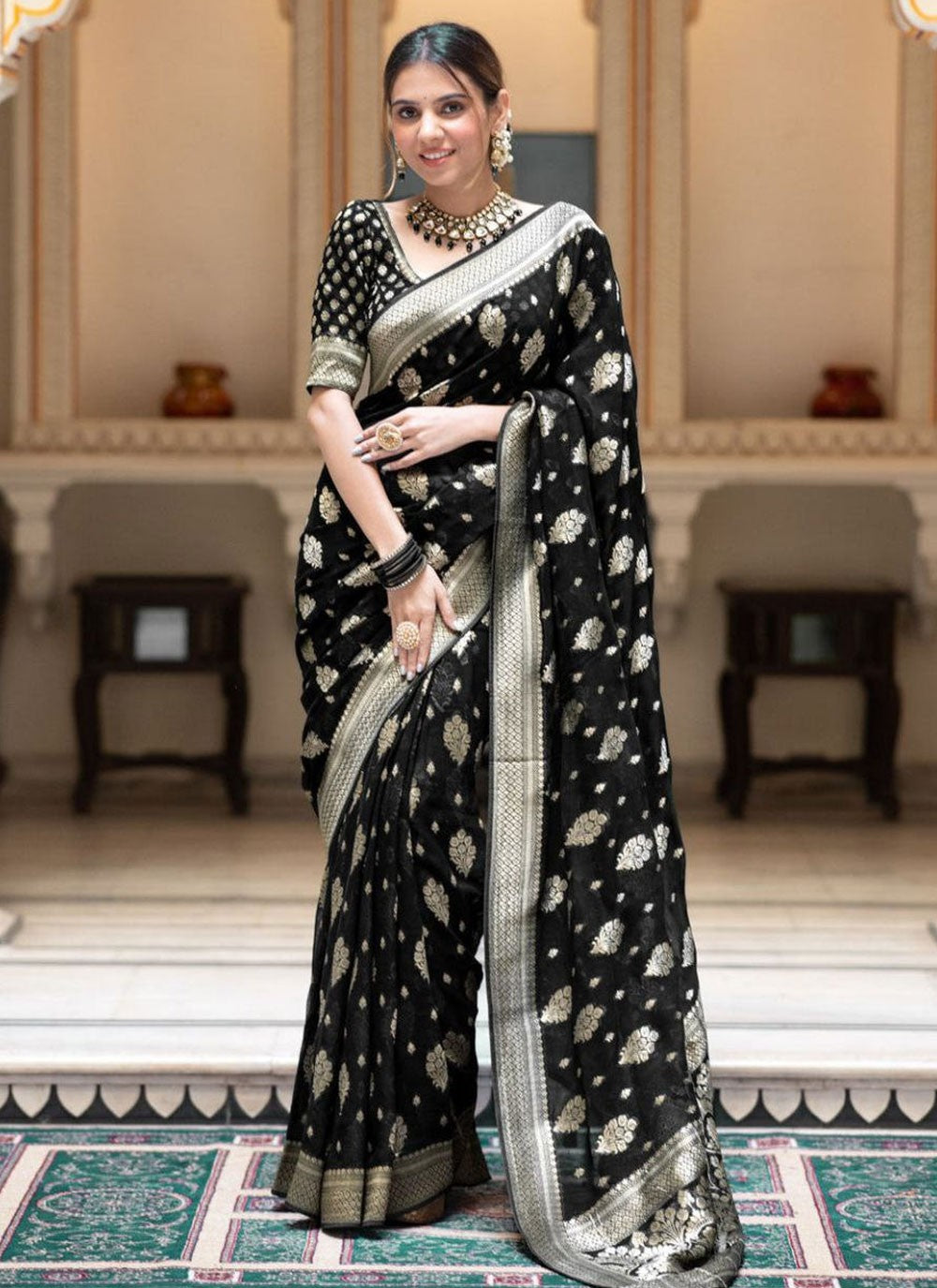 Trendy Jacquard Work Banarasi Silk Saree - S5560