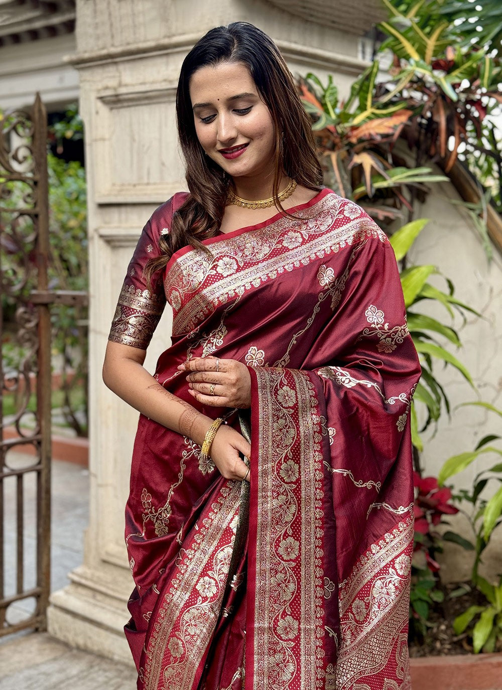 Jacquard Work, Woven, Zari Banarasi Silk Saree - S11854