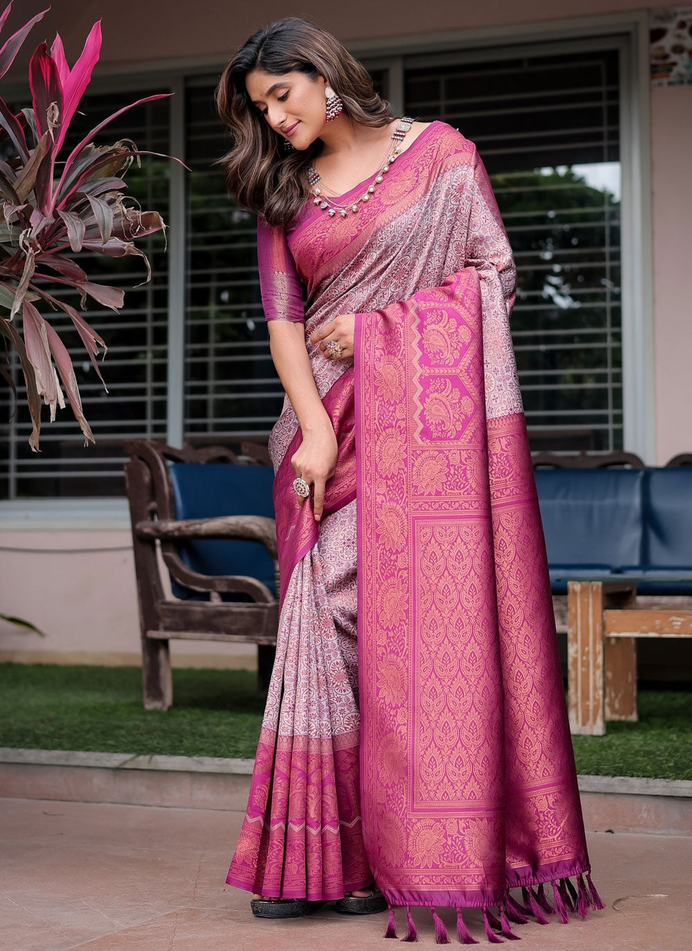 Woven, Zari Banarasi Silk Saree - S12264