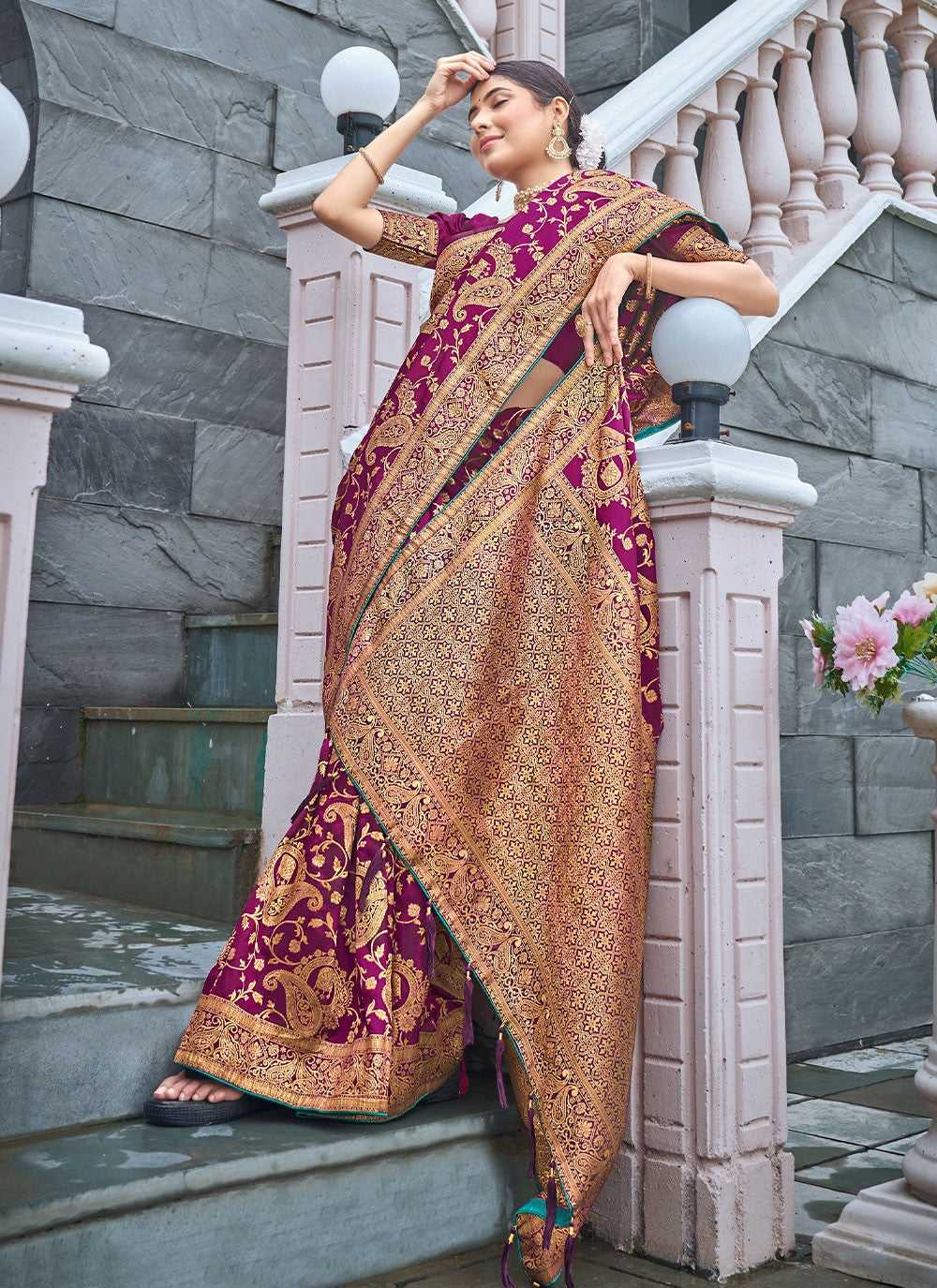 Classic Weaving Zari Banarasi Silk Saree - S1652