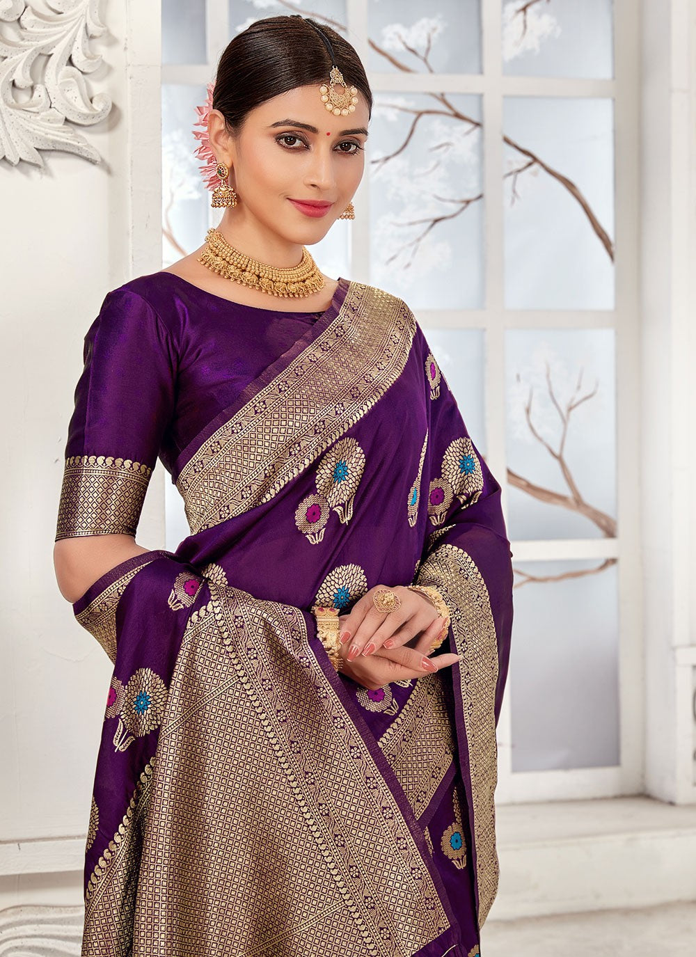 Classic Weaving Zari Banarasi Silk Saree - S1543