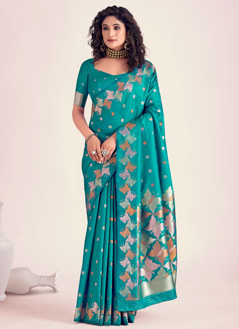 Classic Weaving Zari Banarasi Silk Saree - S6066