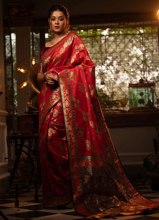 Traditional Weaving Zari Banarasi Silk Saree - S2245