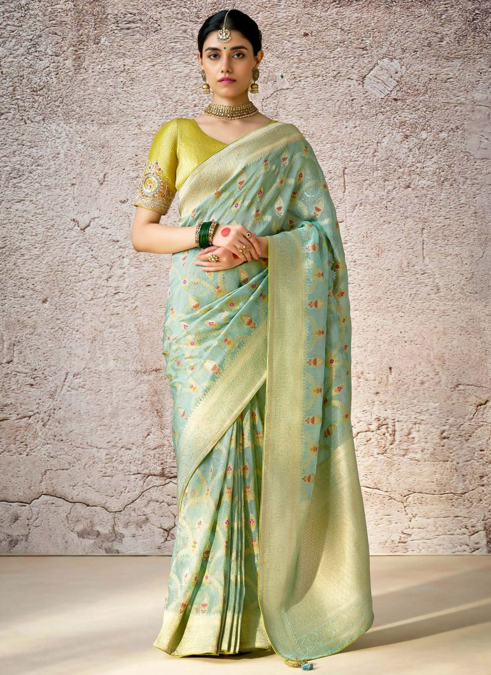 Classic Thread Banarasi Silk Saree - S8785