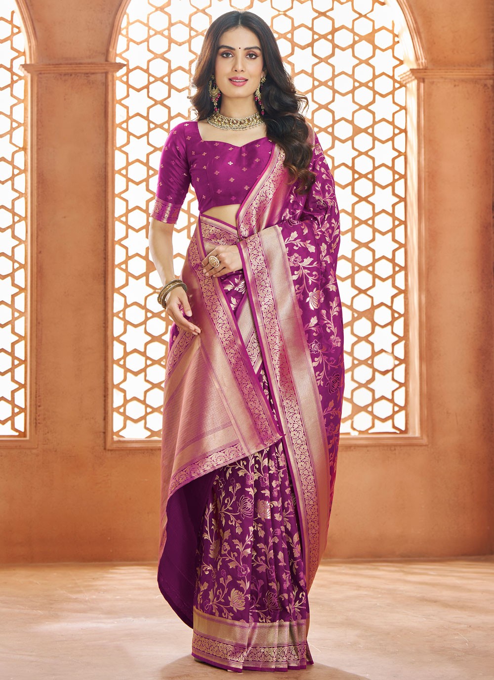 Classic Weaving Zari Banarasi Silk Saree - S8286