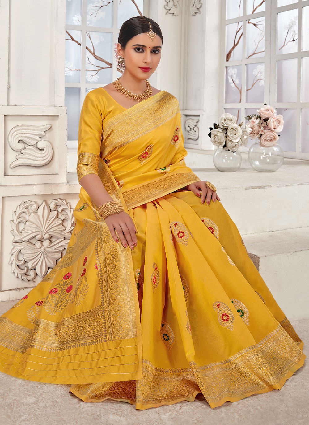 Classic Weaving Zari Banarasi Silk Saree - S1543