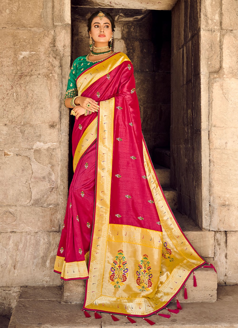 Classic Weaving Zari Banarasi Silk Saree - S1551