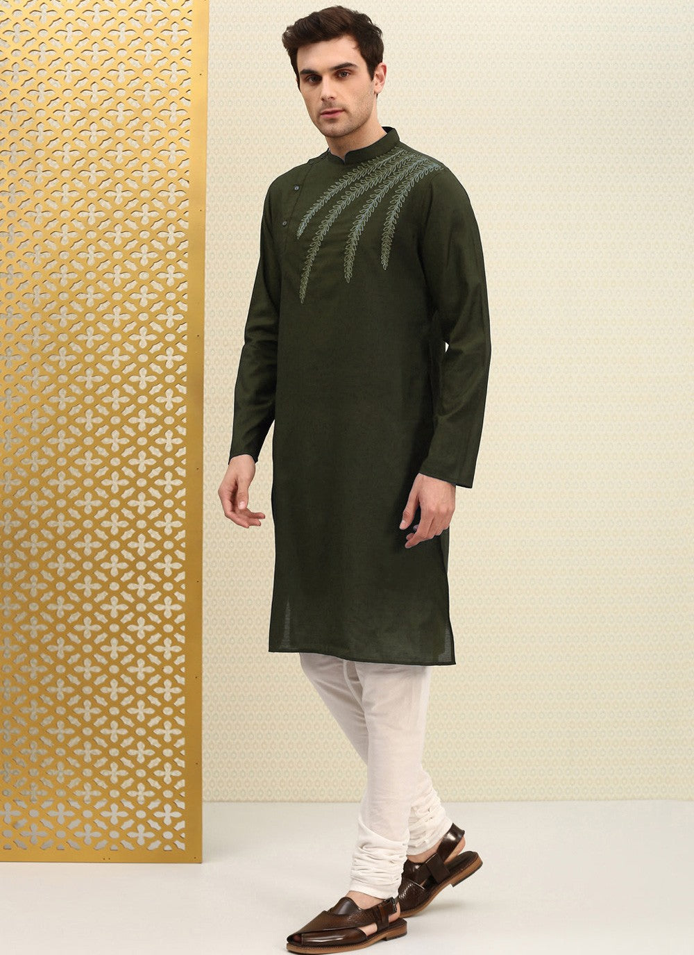 Embroidered Blended Cotton Green Kurta Pyjama - M4500