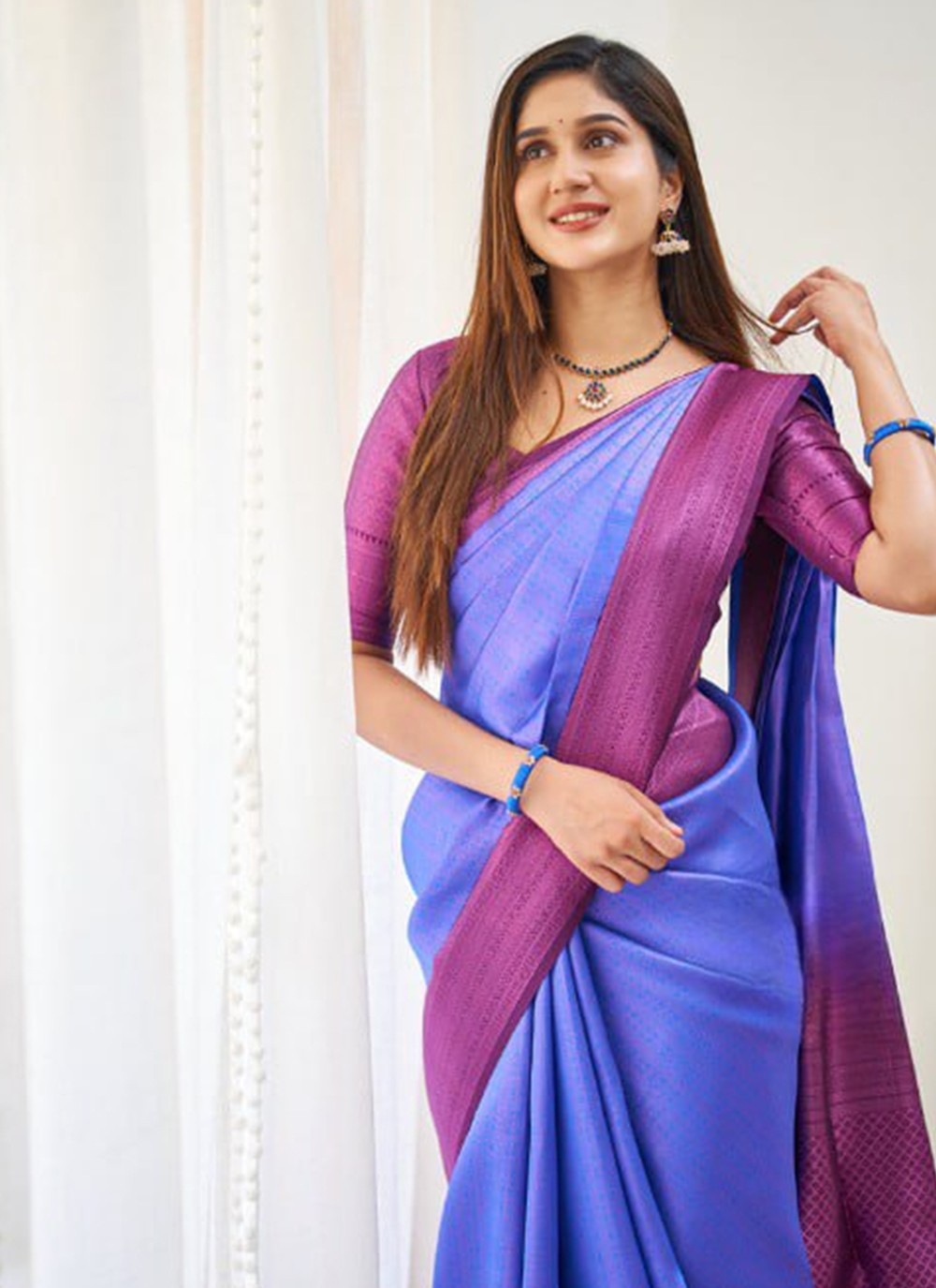 Trendy Woven Banarasi Silk Saree - S5140