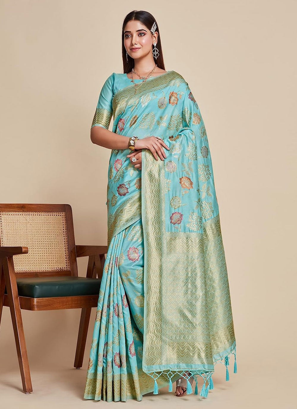 Trendy Woven Kanjivaram Silk Saree - S5008