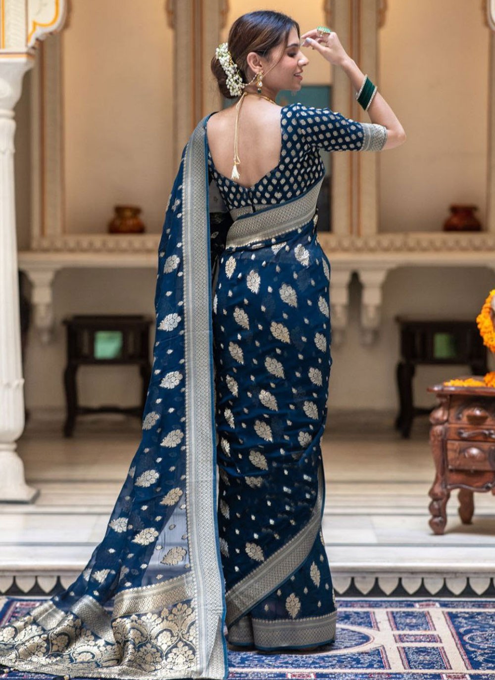 Trendy Jacquard Work Banarasi Silk Saree - S5560