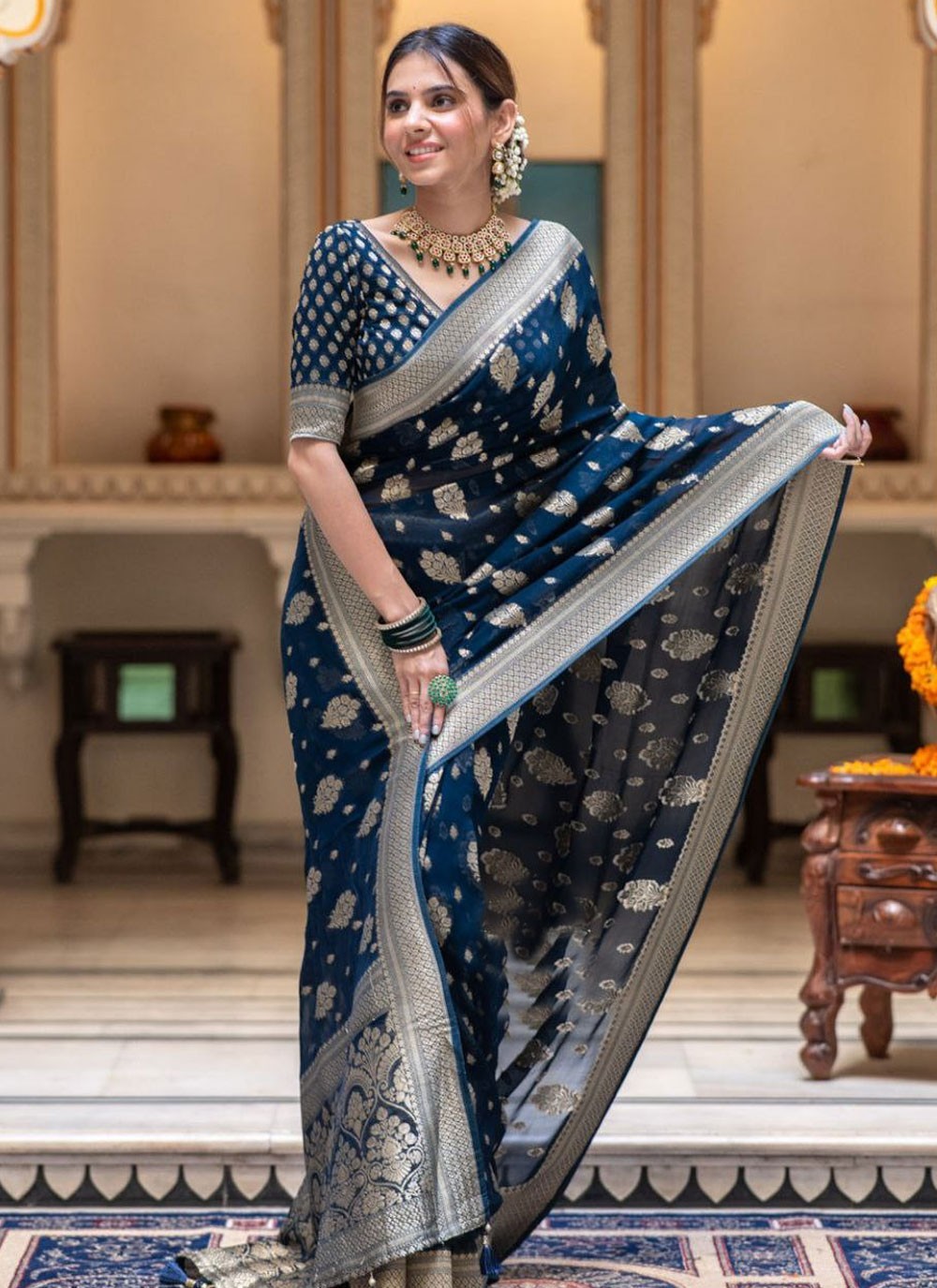 Trendy Jacquard Work Banarasi Silk Saree - S5560