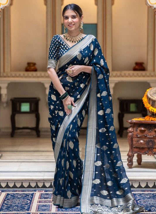 Trendy Jacquard Work Banarasi Silk Saree - S5560