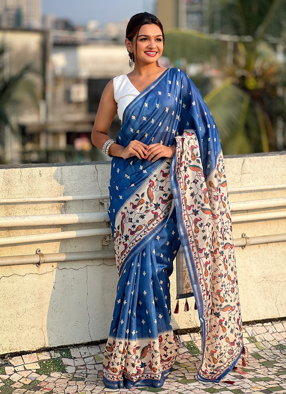 Trendy Floral Printed Silk Saree - S9595