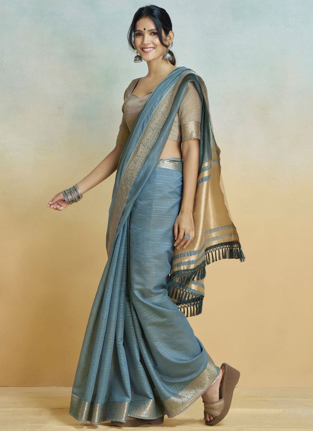 Classic Weaving Zari Handloom Silk Saree - S9497