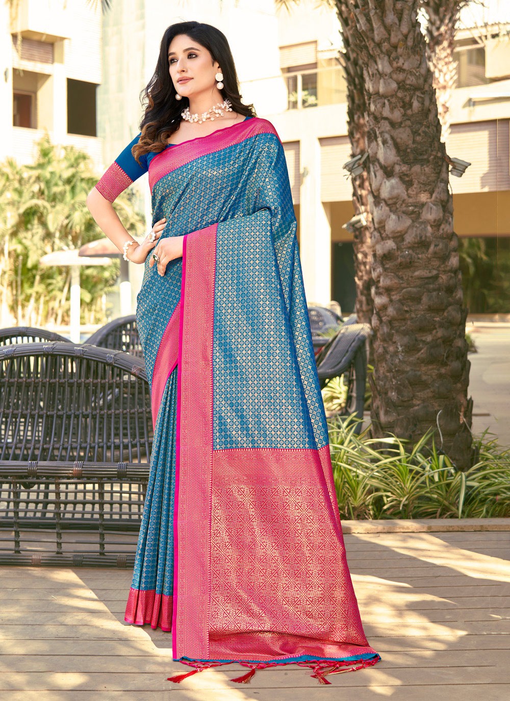 Traditional Weaving Zari Banarasi Silk Saree - S5493