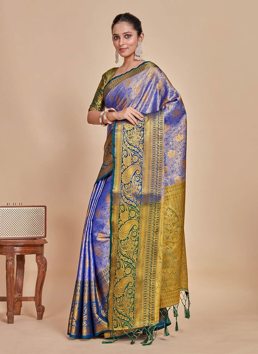 Trendy Woven Kanjivaram Silk Saree - S5008