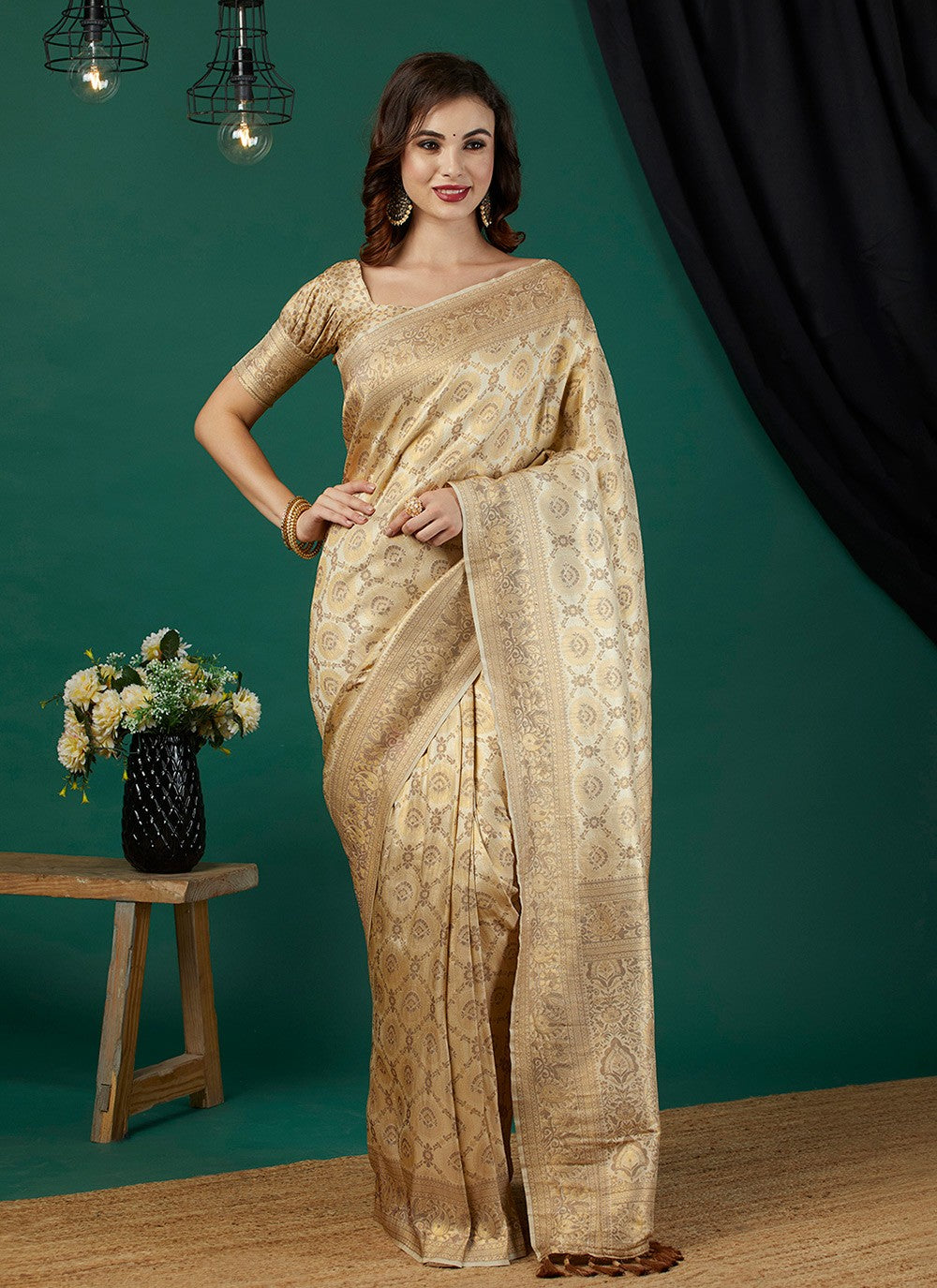 Classic Woven Kanjivaram Silk Peach Saree - S11253