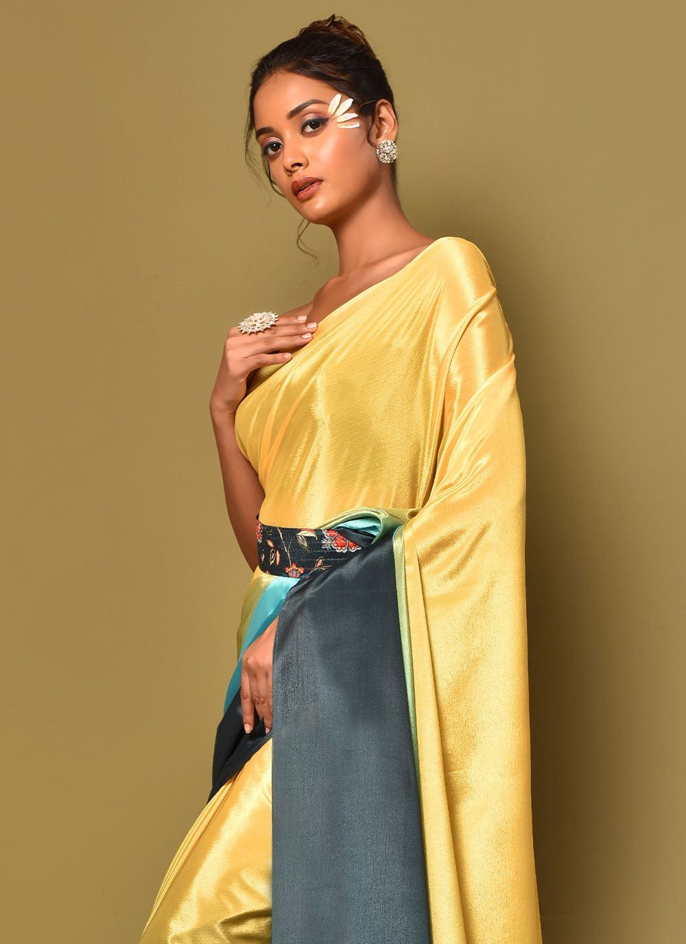 Trendy Plain Chinon Saree - S3000