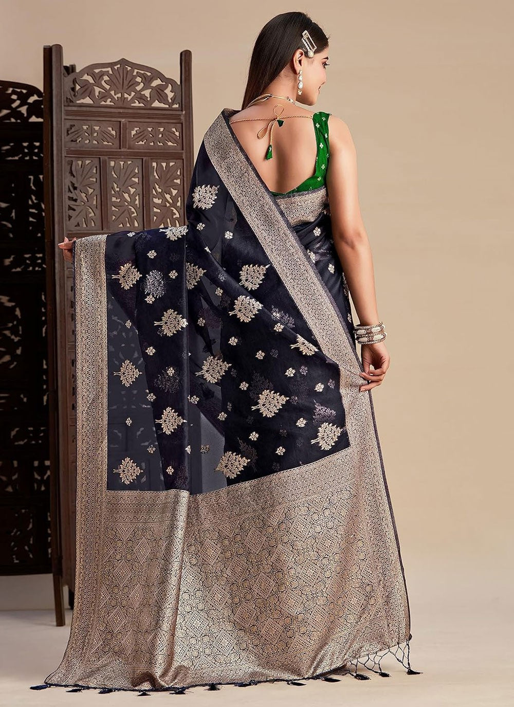 Trendy Woven Kanjivaram Silk Saree - S5008