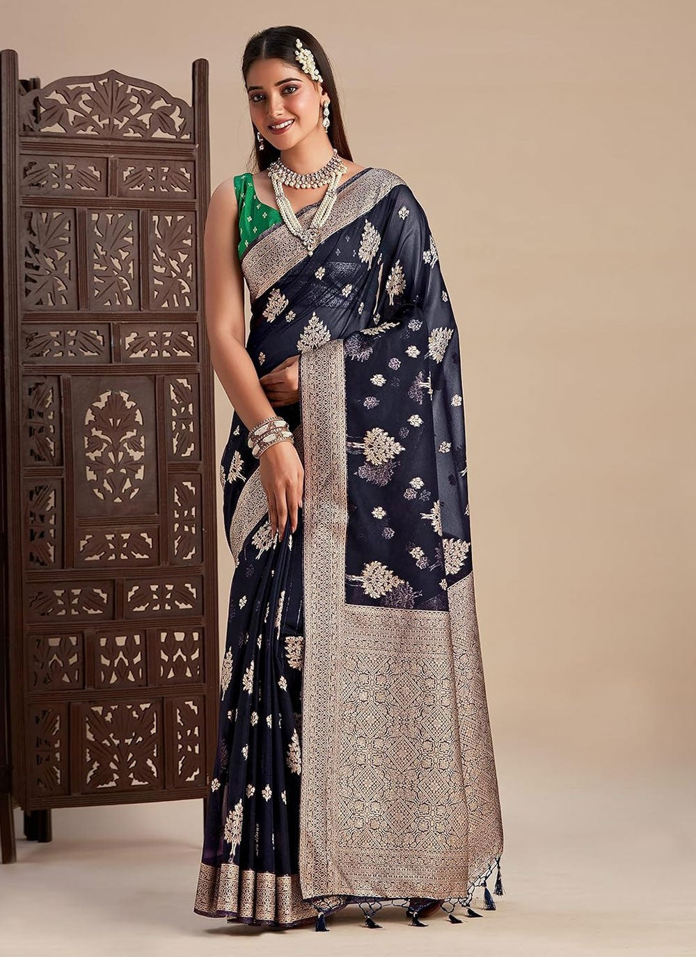 Trendy Woven Kanjivaram Silk Saree - S5008