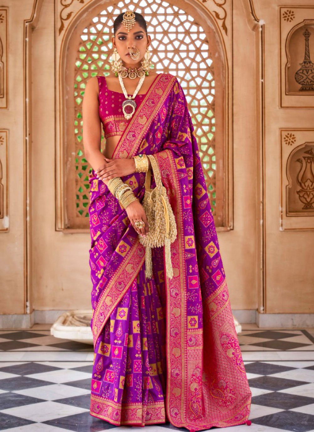 Classic Weaving Zari Banarasi Silk Saree - S6172