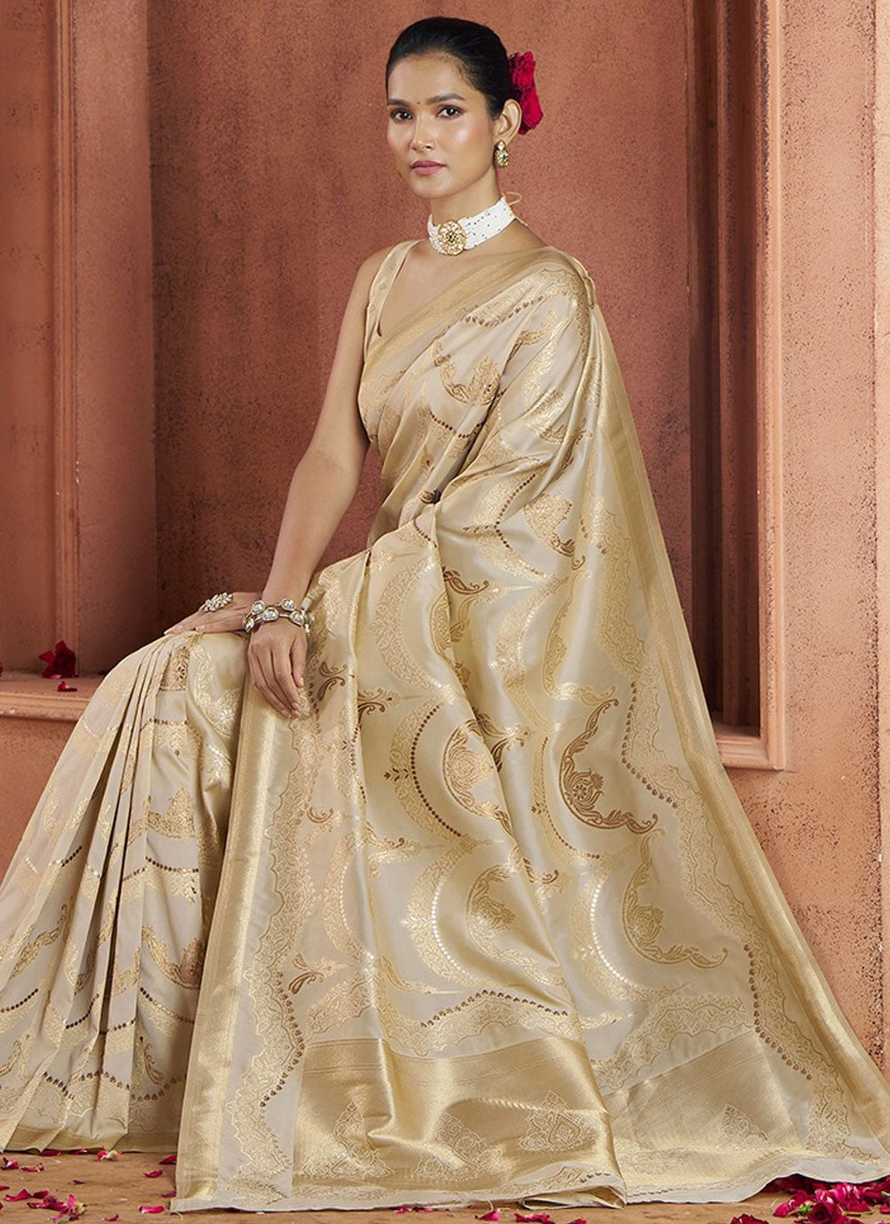 Classic Weaving Zari Banarasi Silk Saree - S9197