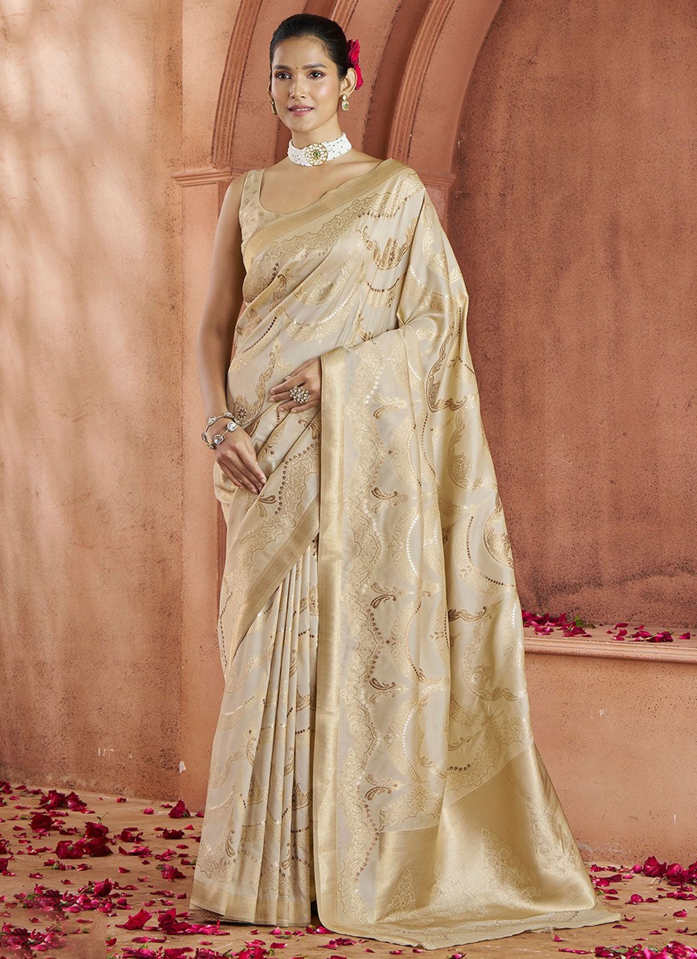 Classic Weaving Zari Banarasi Silk Saree - S9197