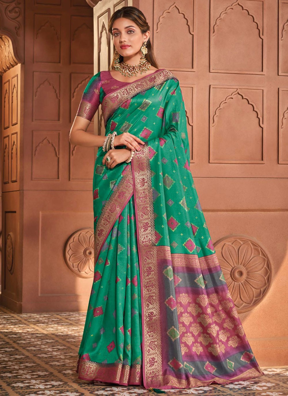 Jacquard Work, Printed, Weaving Zari, Zari Silk Saree - S12298