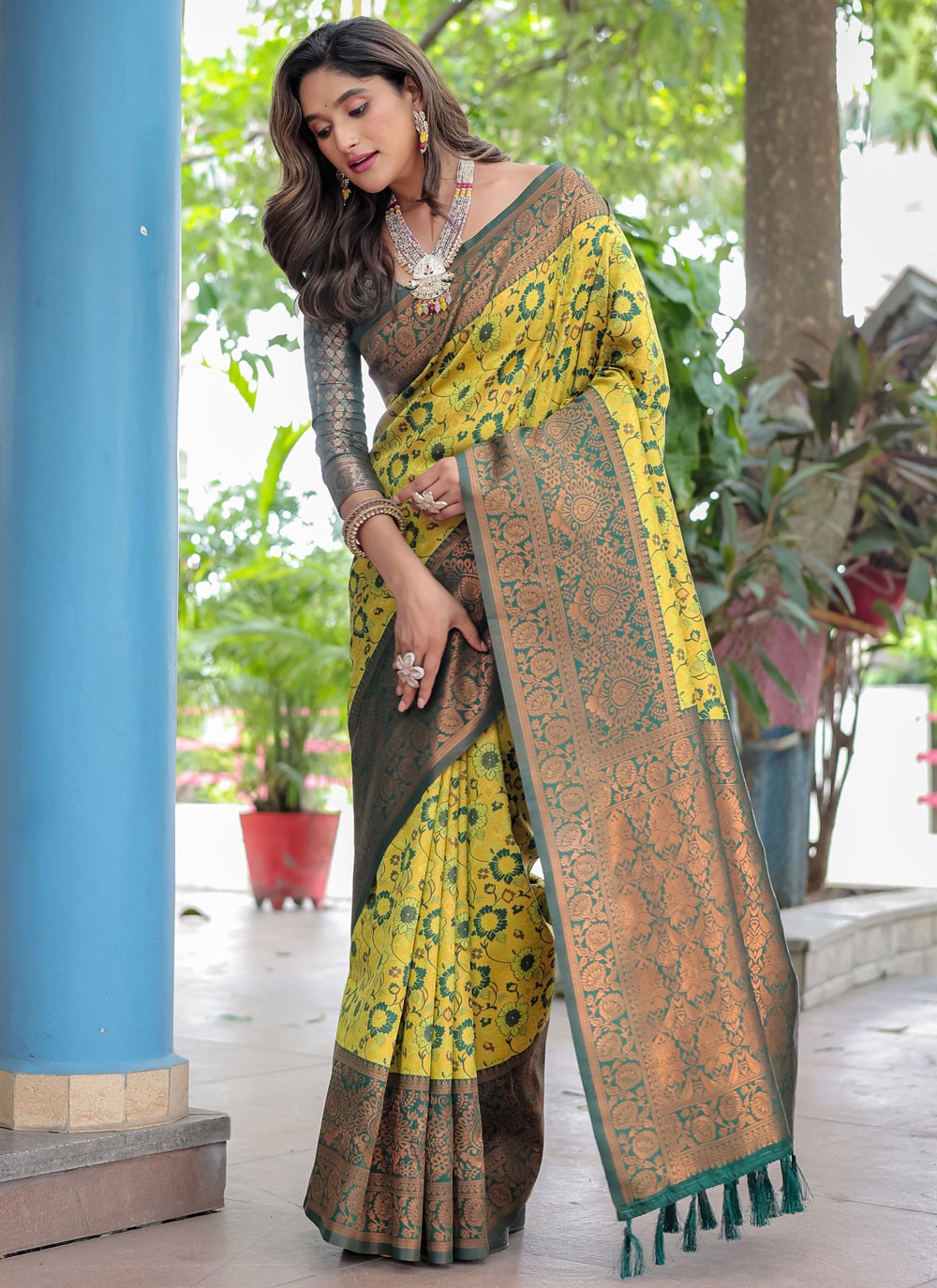 Woven, Zari Banarasi Silk Saree - S12280