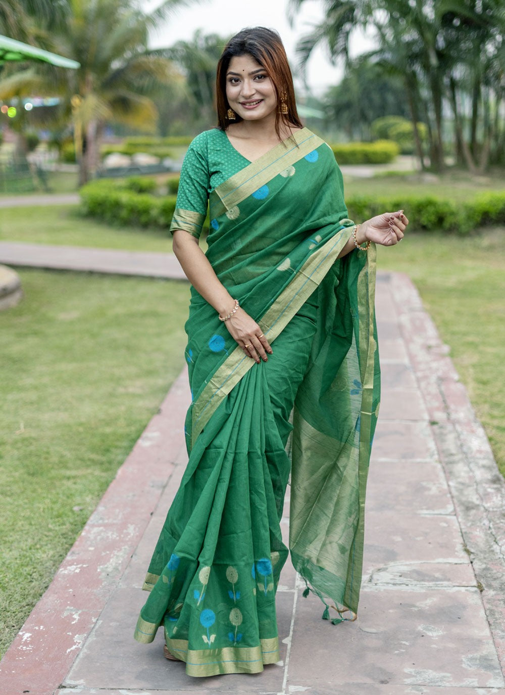 Trendy Woven Cotton Silk Saree - S4372