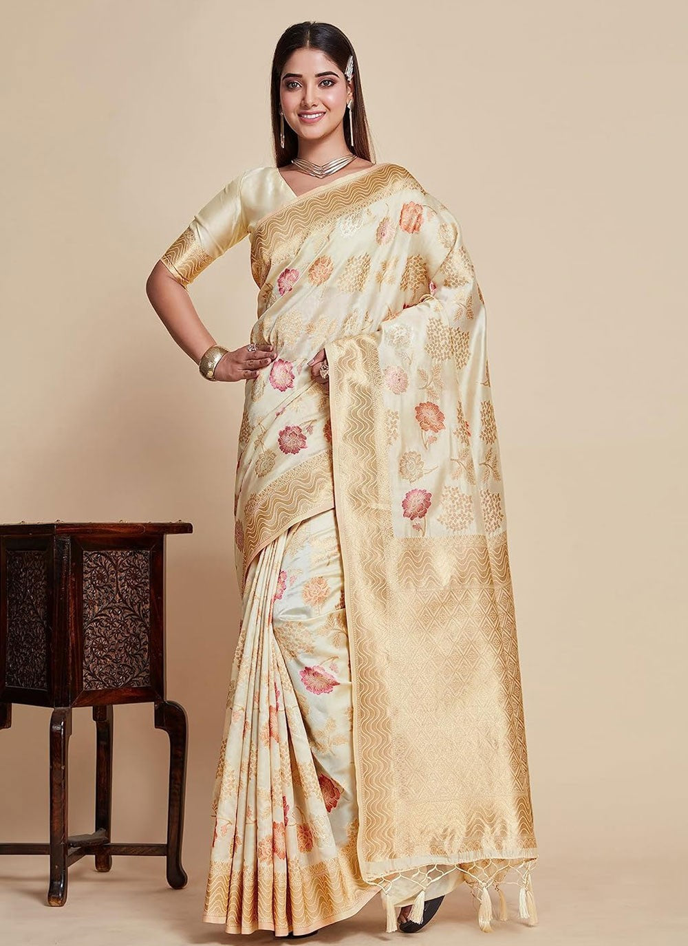 Trendy Woven Kanjivaram Silk Saree - S5008