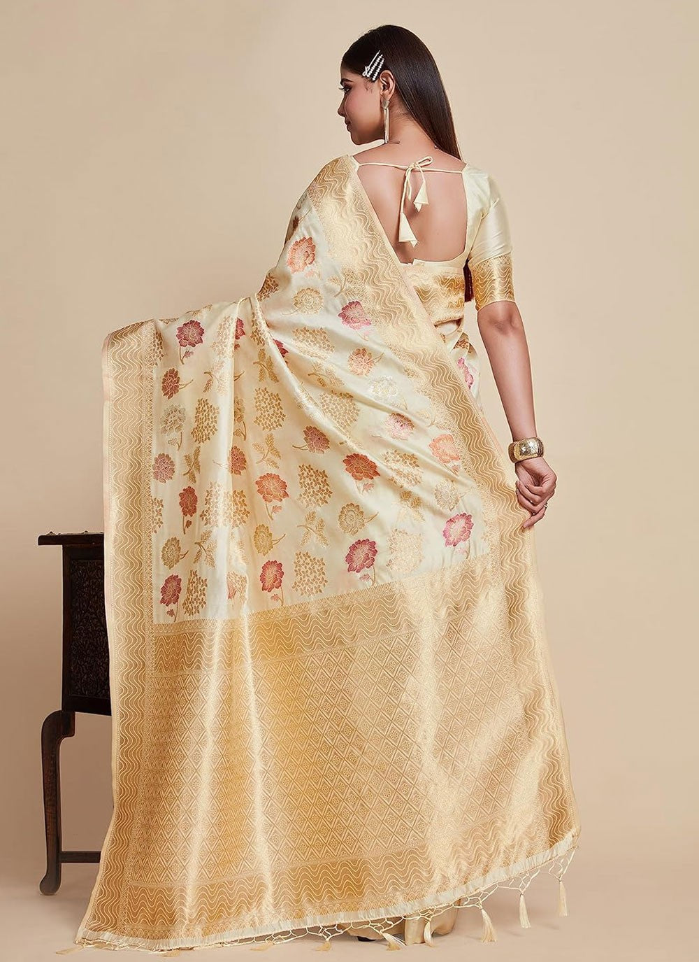 Trendy Woven Kanjivaram Silk Saree - S5008