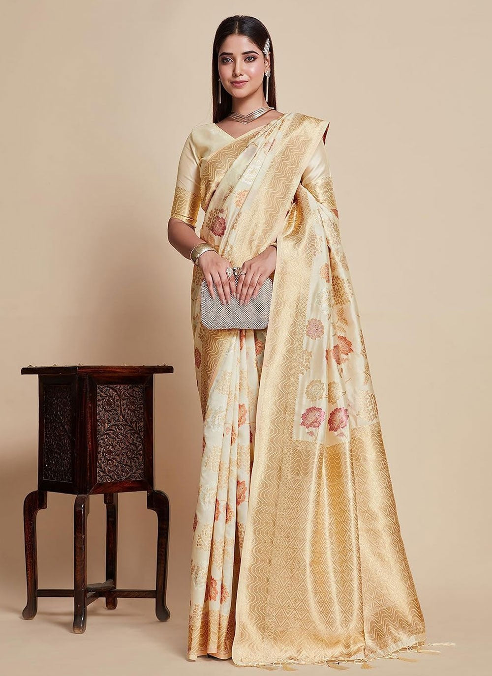 Trendy Woven Kanjivaram Silk Saree - S5008