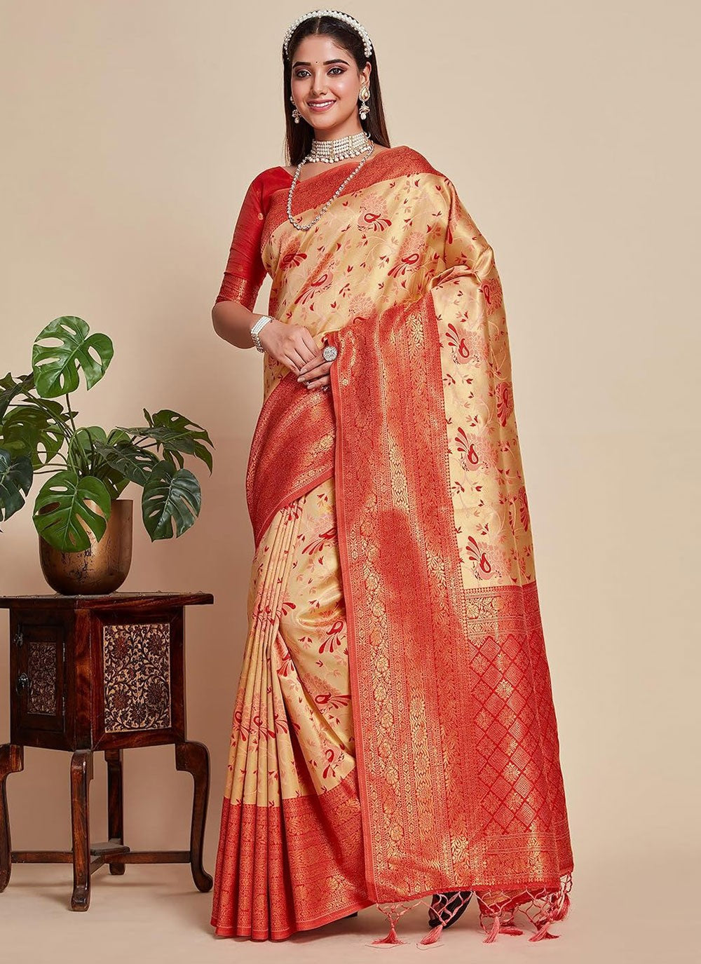 Trendy Woven Kanjivaram Silk Saree - S5008