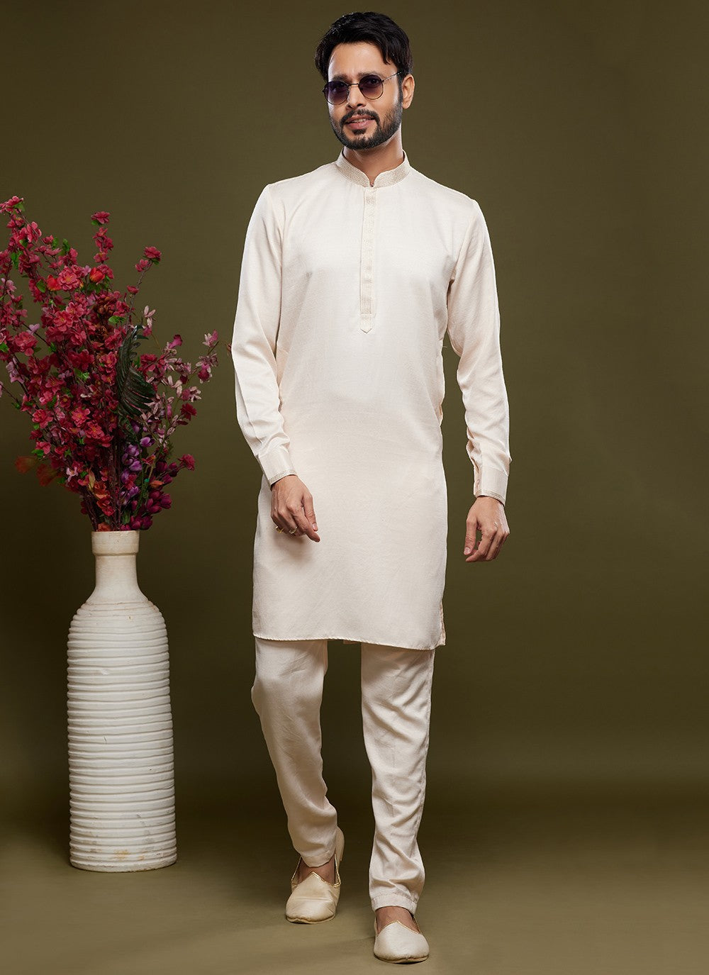 Thread Banarasi Silk Cream Kurta Pyjama - M6056