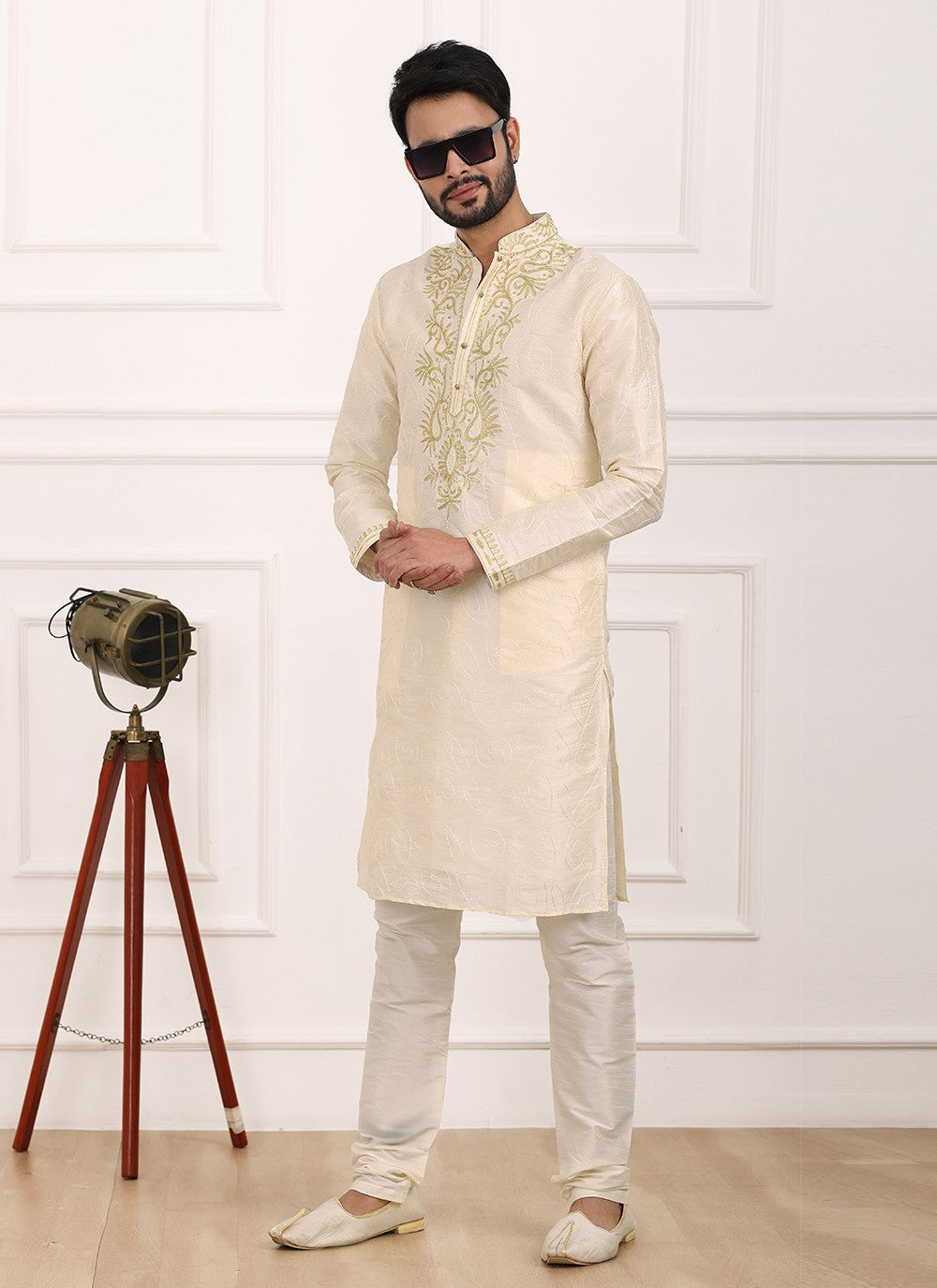 Thread Banarasi Silk Cream Kurta Pyjama - M6120