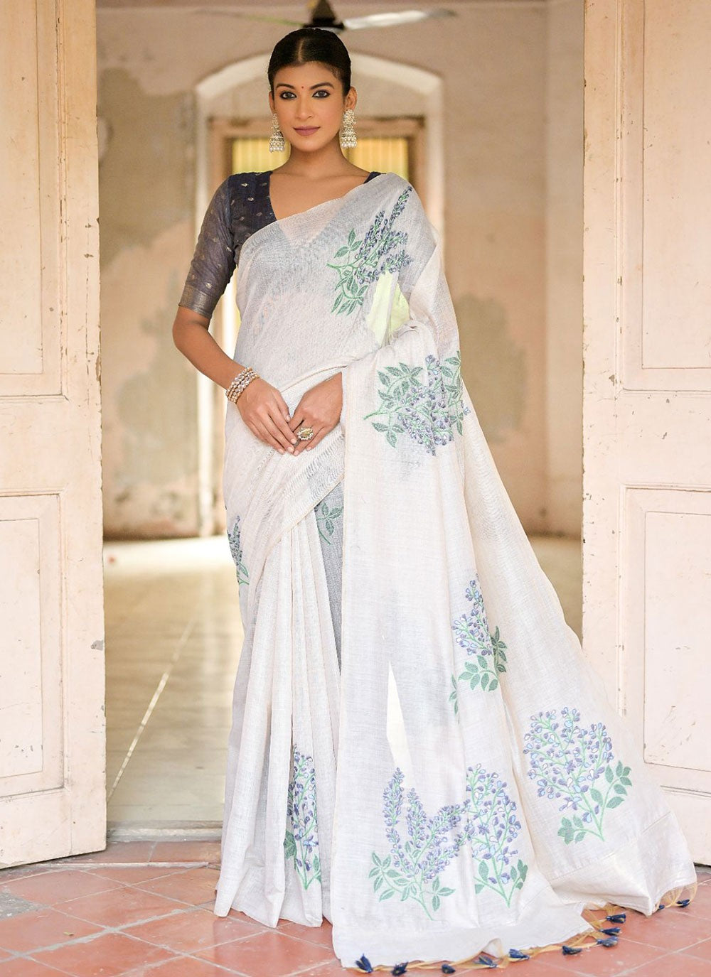 Trendy Woven Cotton Saree - S4887