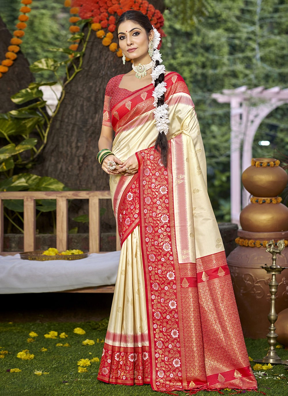 Classic Weaving Zari Silk Saree - S9811