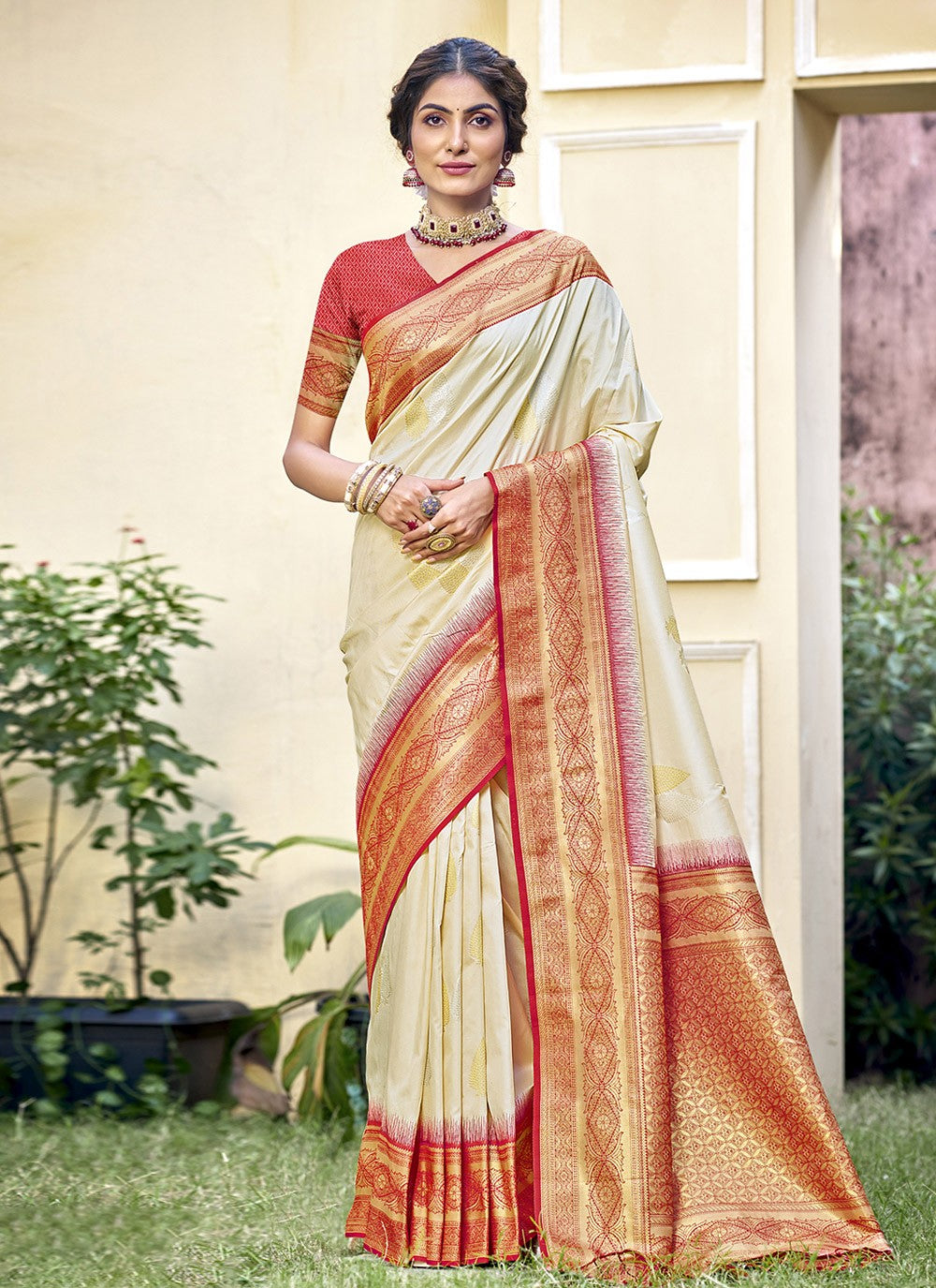 Classic Weaving Zari Silk Saree - S9885